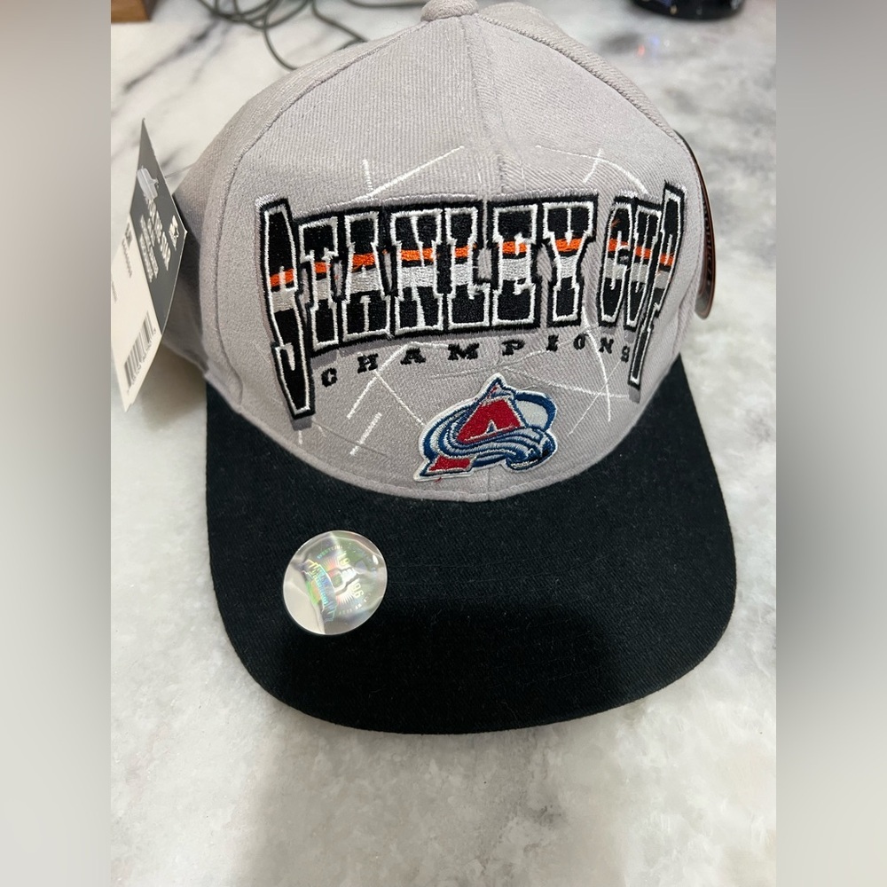 NWT-Vintage Colorado Avalanche 1996 Official Stanley Cup Champion Starter Hat.